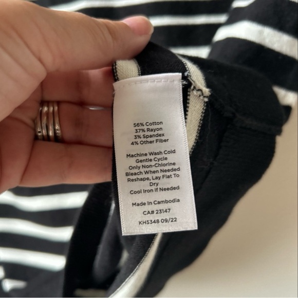 TALBOTS Striped Black and White Short Sleeve Top Size Small Petite - Picture 5 of 5